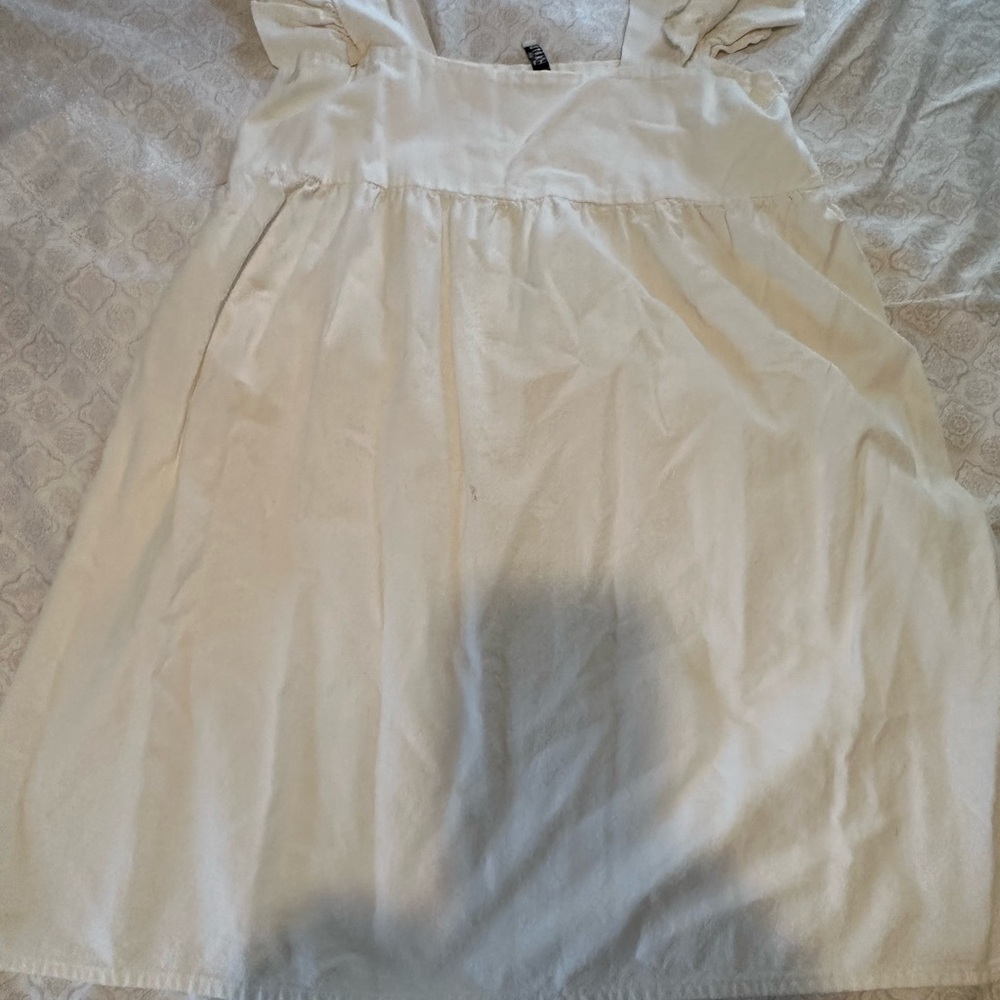 White Sleeveless Dress